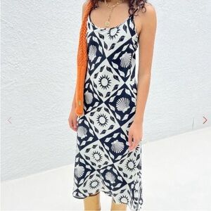 Lisa Says Gah Black and White Shell-Print Midi Dress
